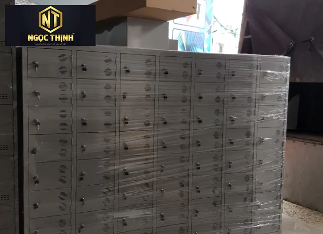 Tủ giày bằng sắt sơn tĩnh điện 56 ngăn cánh mở sắt 56C7K